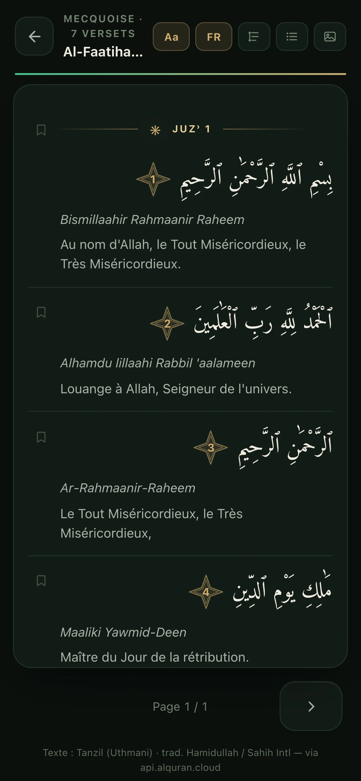 Lecture de la sourate Al-Fatiha dans Mounis, avec le texte arabe, la phonétique et la traduction.